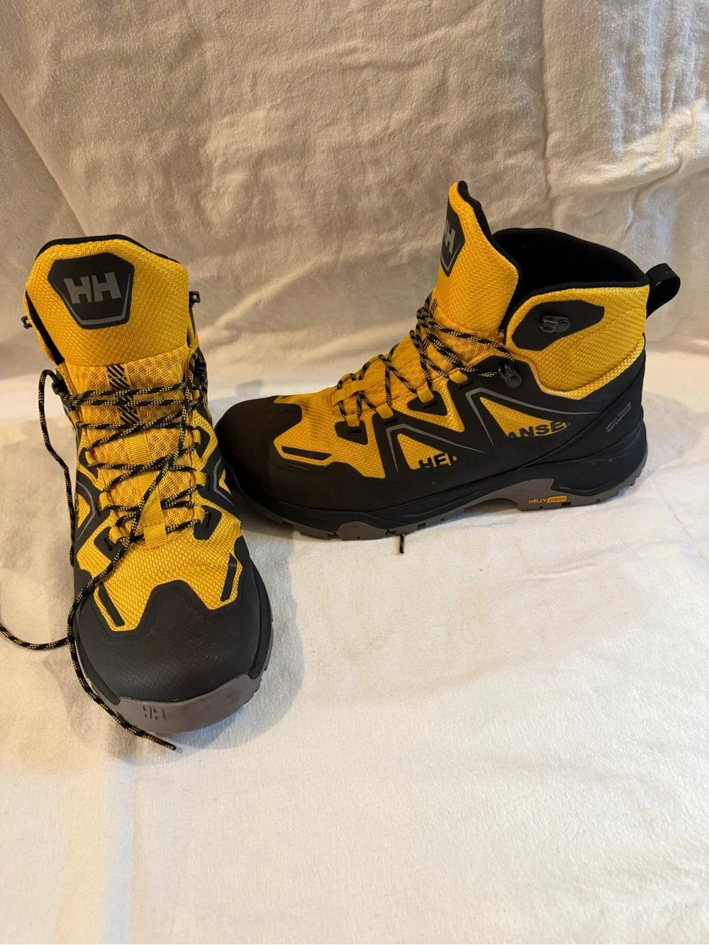Helly Hansen Cascade - Discontinued Color - Men’s Size 11